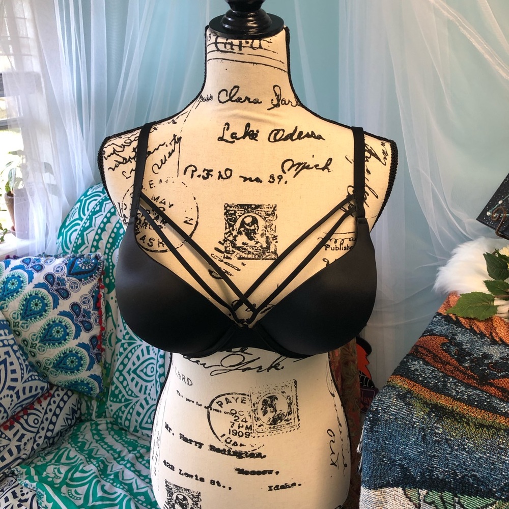 *NEW LISTING* Smart & Sexy Brand Padded Pushup Bra